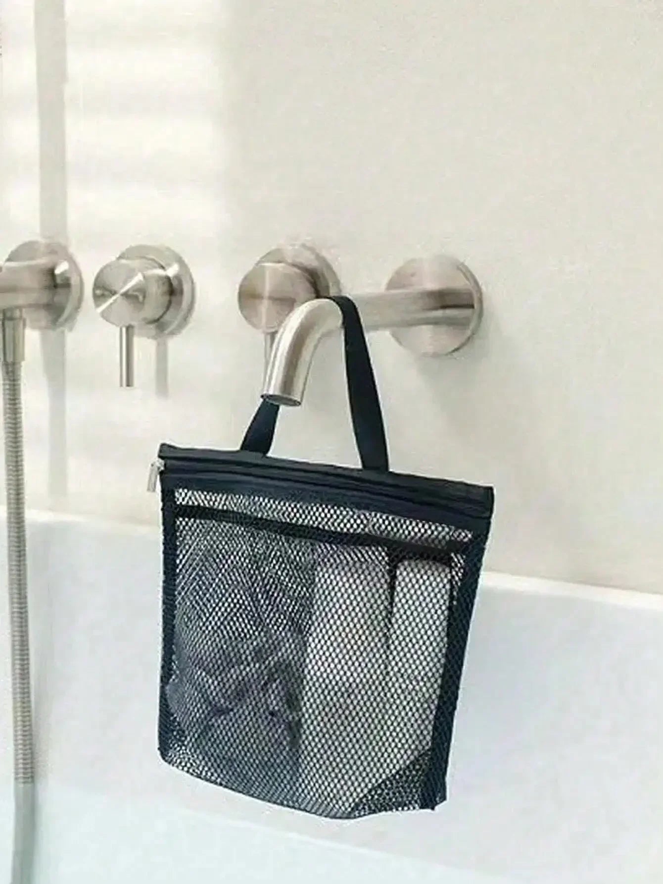 Lightweight Mesh Shower Bag Large Capacity Travel Toiletry Organizer With Zipper